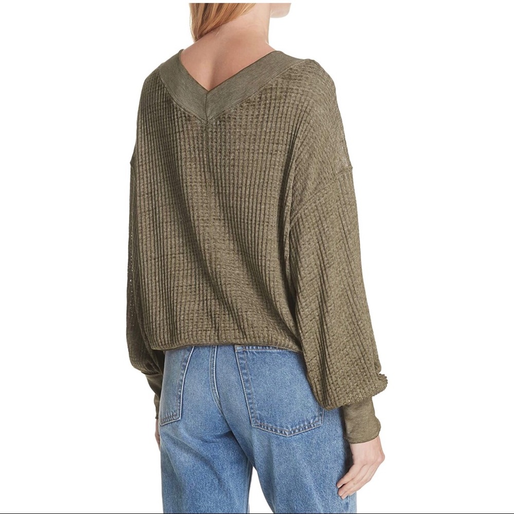 FREE PEOPLE oversized wide V-neck crop top - Picture 2 of 8